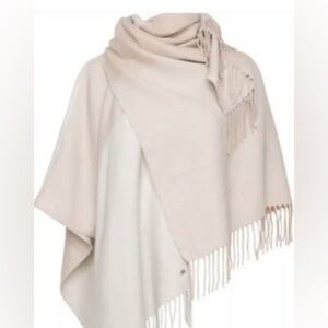 NWT Soia & Kyo Fringe Blanket Scarf